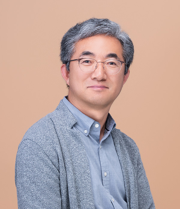 김윤식 학회장